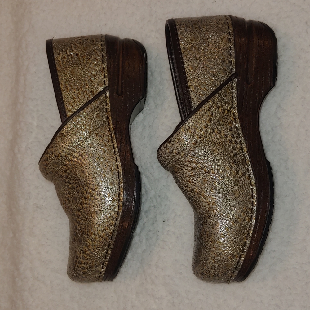 Dansko XP Leather clogs size 37